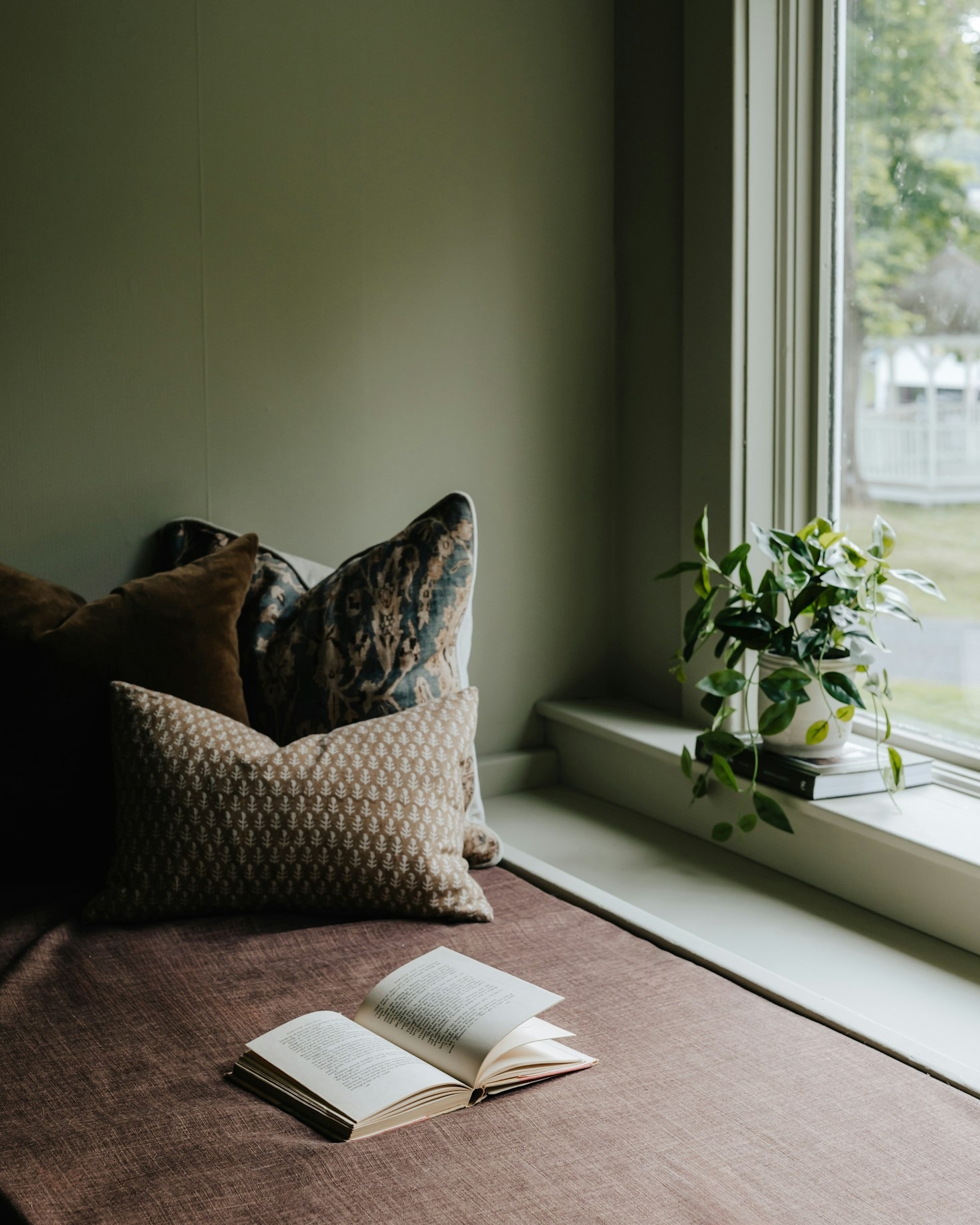 Simple Evening Routines to Unwind and De-Stress