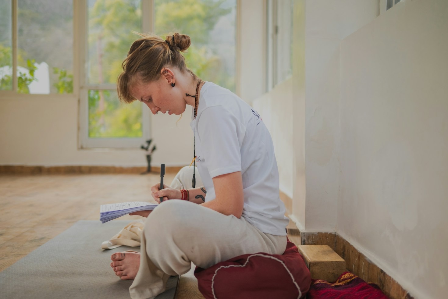 Mindful Pauses: Finding Stillness in a Busy World